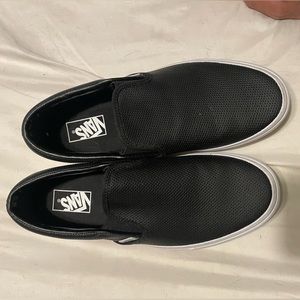 SLIP-ON PERF LEATHER SHOE size 9.5 Mens